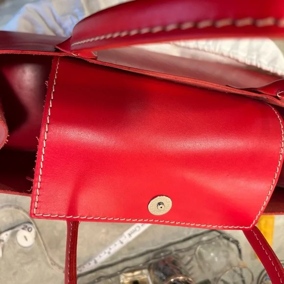 ❤️FINAL REDUCTION❤️. PRICE FIRM.
Vintage Kate Spade Handbag - Picture 8 of 14